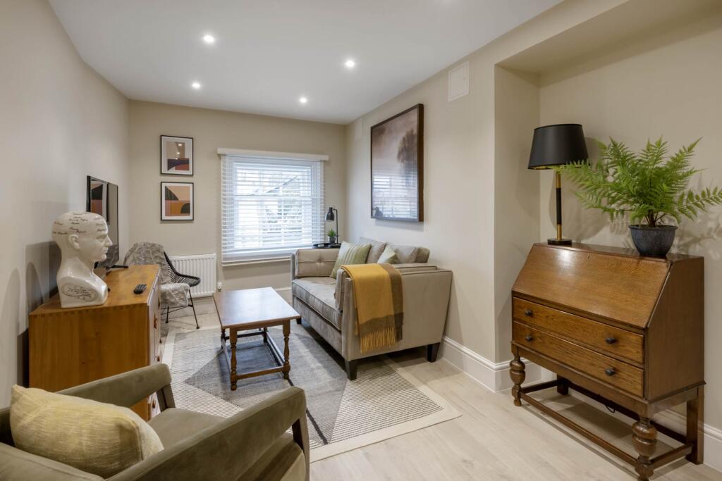 Main image of property: Flat 3, 12 Union Passage, Bath