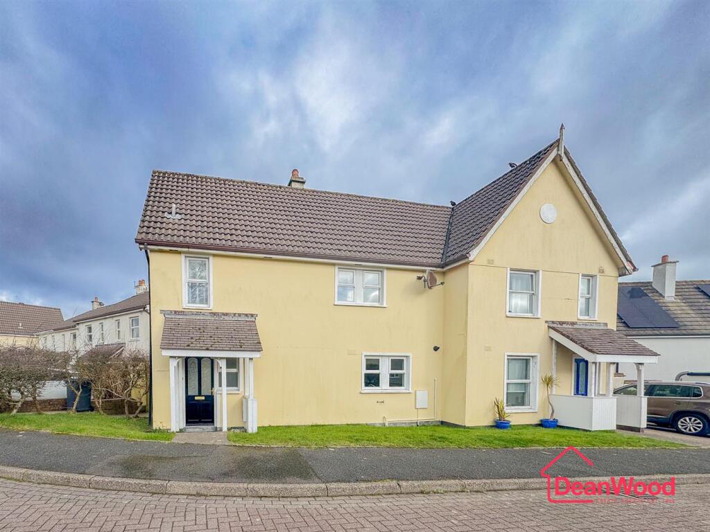 Main image of property: Hillberry Lakes, Governors Hill, Douglas