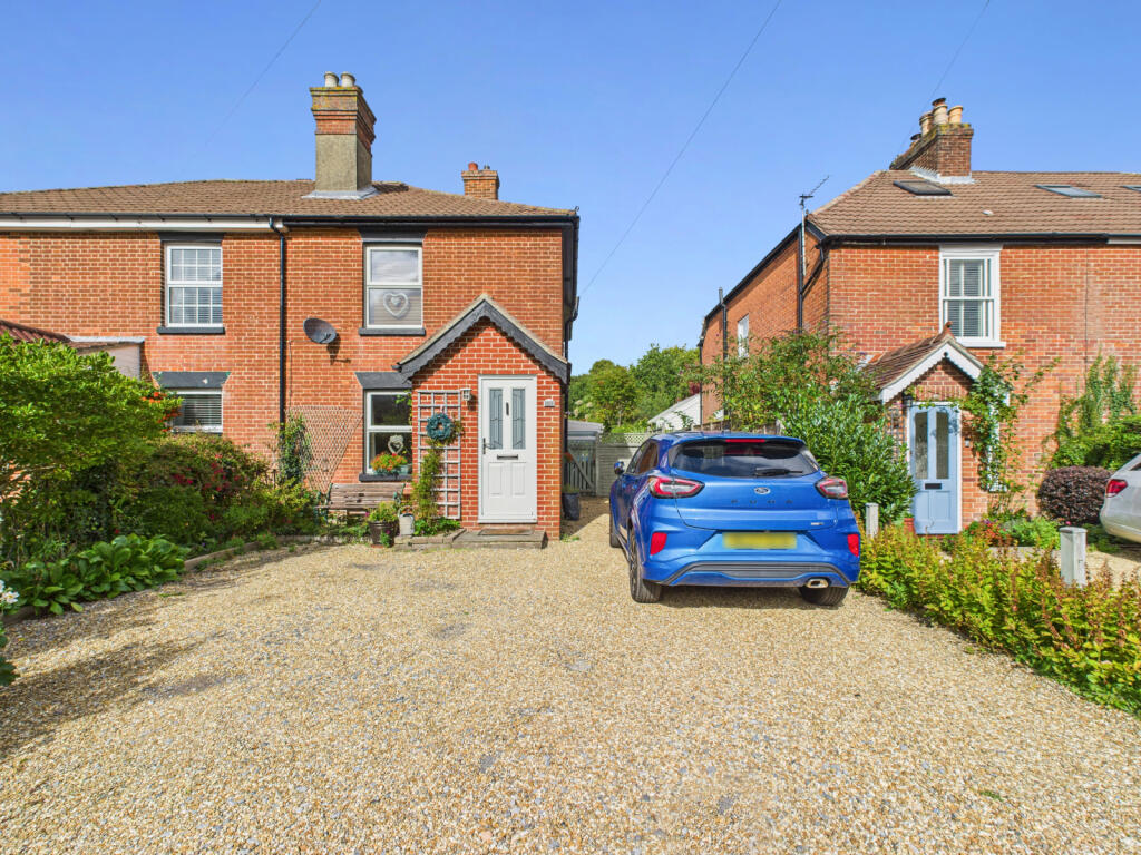 3-bed semi-detached on Heath Road, Locks Heath, Southampton, £600,000