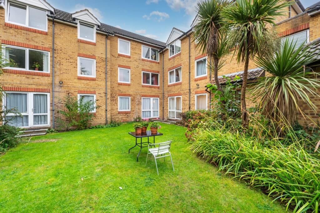 Apartment in Harrow - View 5