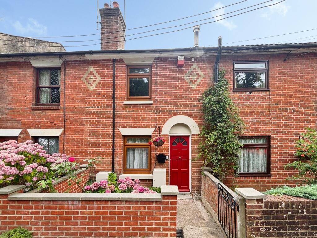 Main image of property: High Street, West End, Southampton