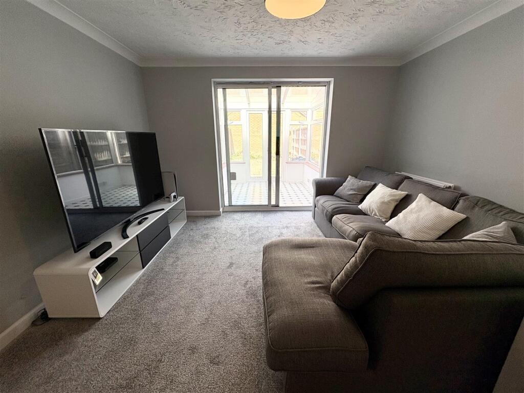 Albion Way, Verwood photo 3