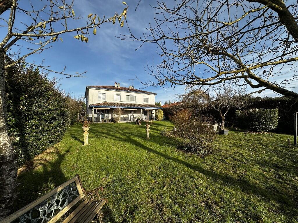 Main image of property: Lauzun, Lot-et-Garonne, Aquitaine