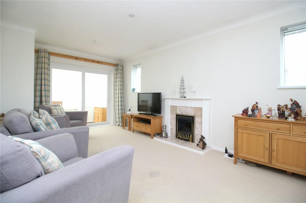 Durland Close, New Milton, Hampshire, BH25 photo 4