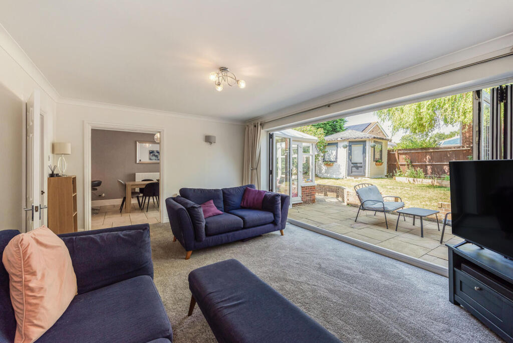 House in Southampton - More
