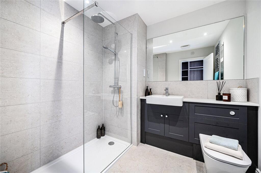 House in Stratfield Mortimer, West Berkshire - More