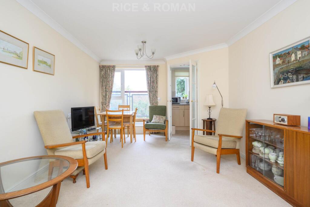 Oaktree Court, Addlestone photo 2