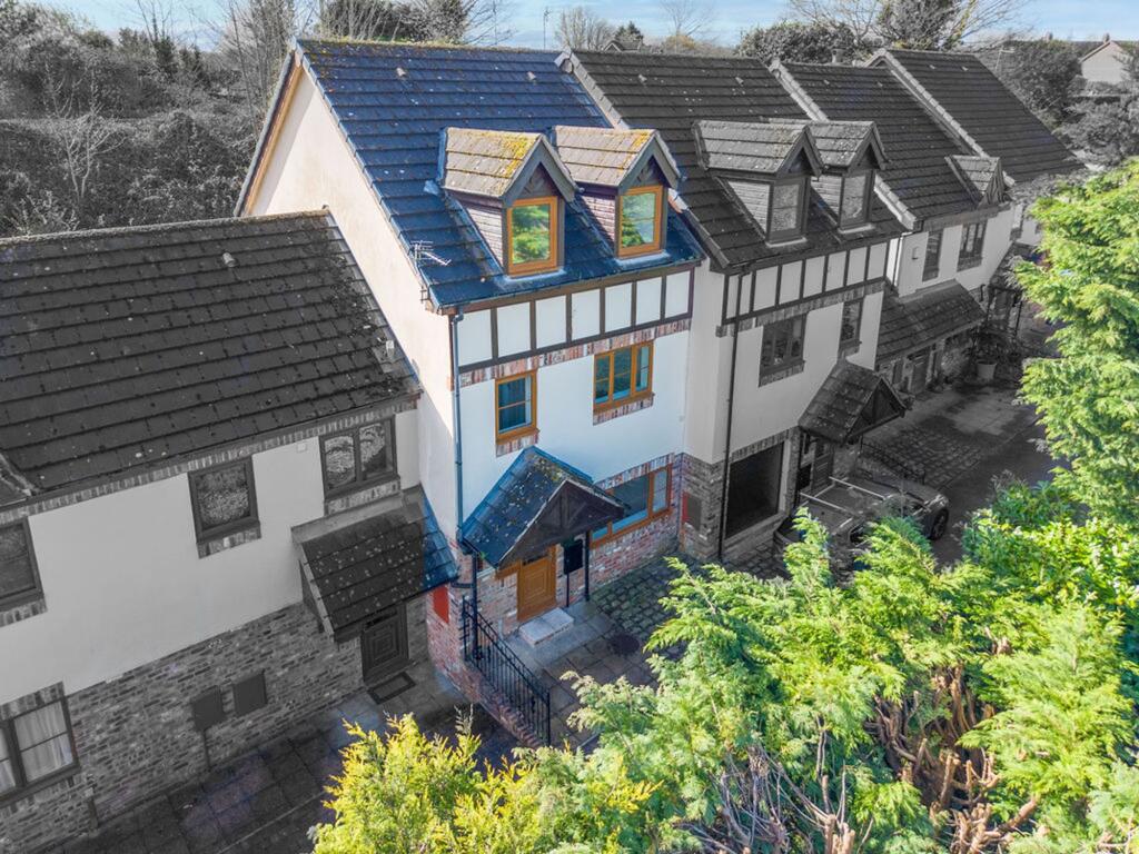 Main image of property: Lumb Brook Mews, Stockton Heath, WA4