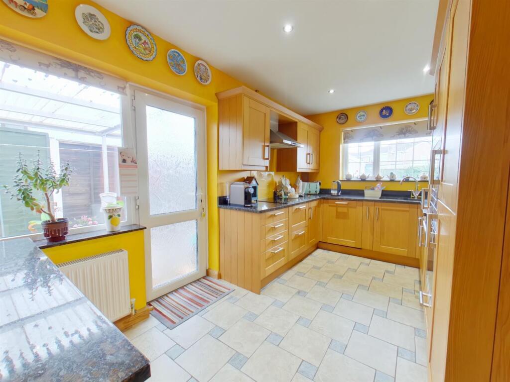 Old Farm Lane, Stubbington, Fareham photo 3
