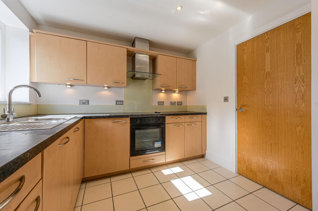 Apartment in Bromley - More