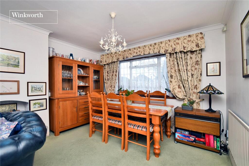House in Sutton - More