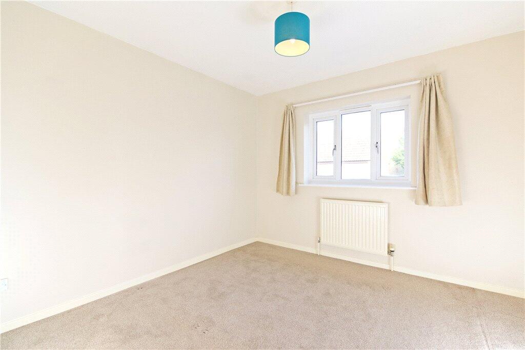House in Milton Keynes, Caldecotte, Walton - More