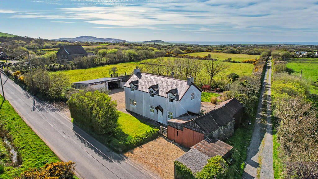 Main image of property: Hen Aelwyd, Rhoshirwaun
