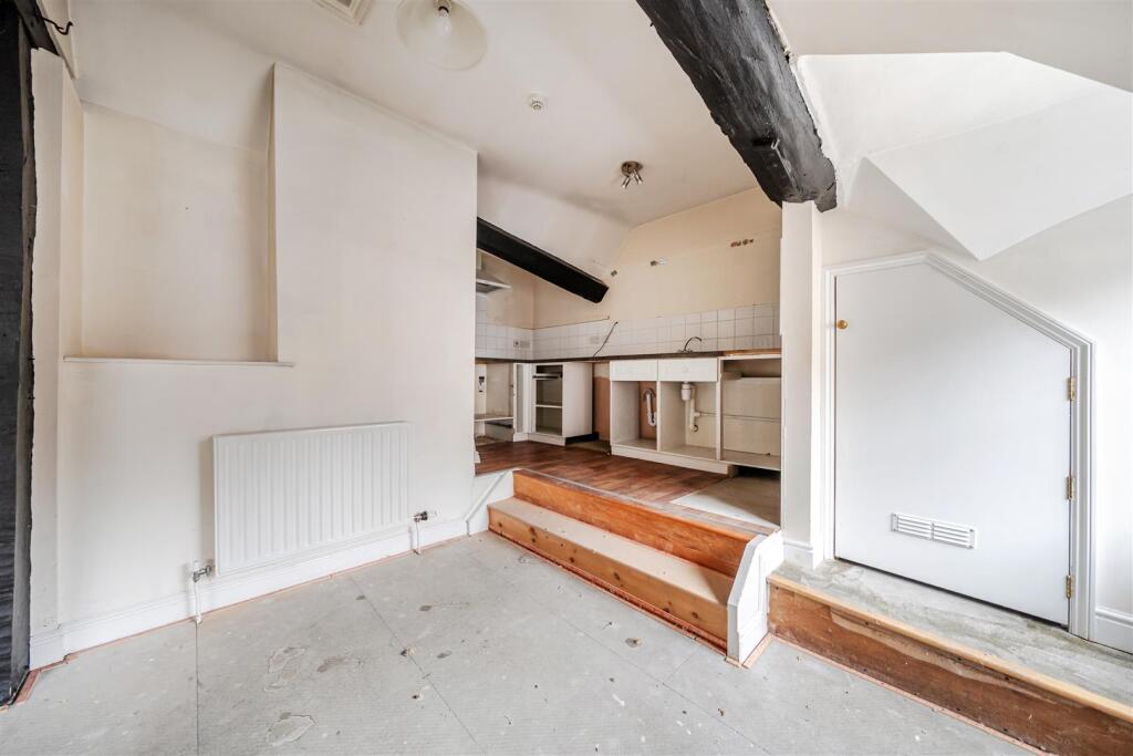 Apartment 2, 4A School Chambers, School Gardens, Shrewsbury, SY1 2AJ photo 4