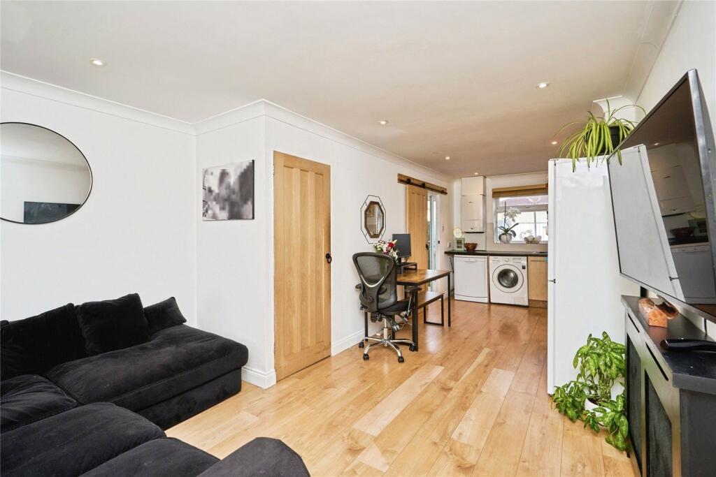House in Portsmouth - View 4