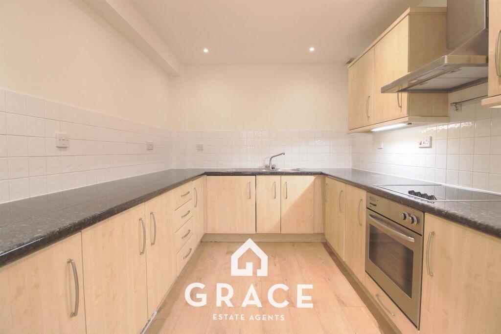 Apartment in Ipswich, Stoke - View 5