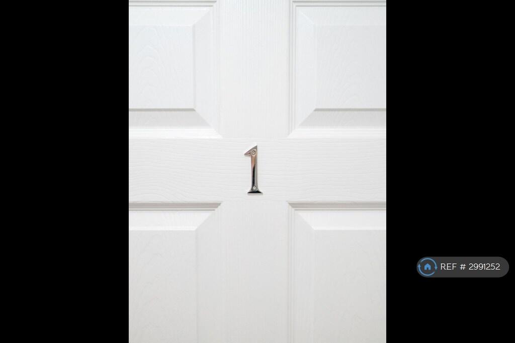 House in Sandwell, West Midlands - More