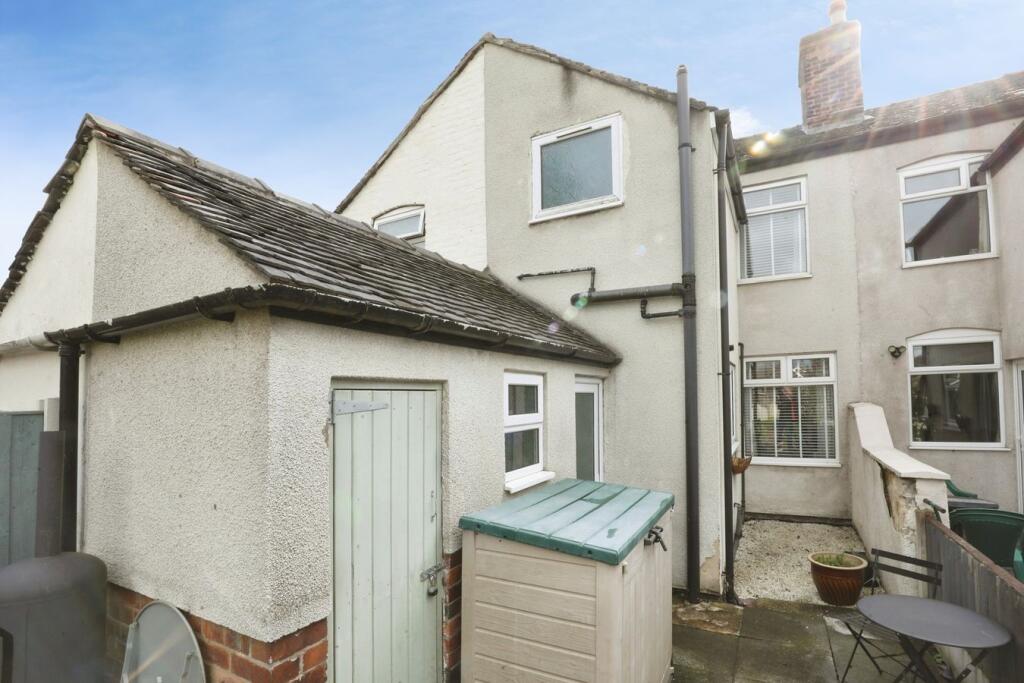 House in Stoke-on-Trent - More