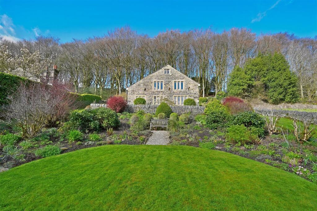 Main image of property: Dog Lane, Greetland