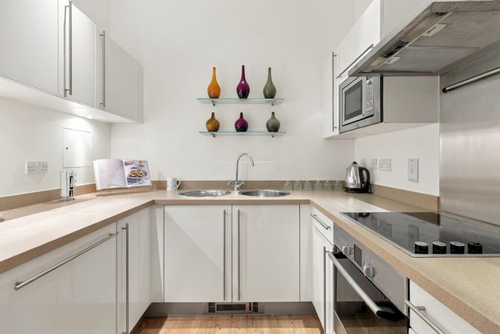 Apartment in London, City of Westminster - View 4