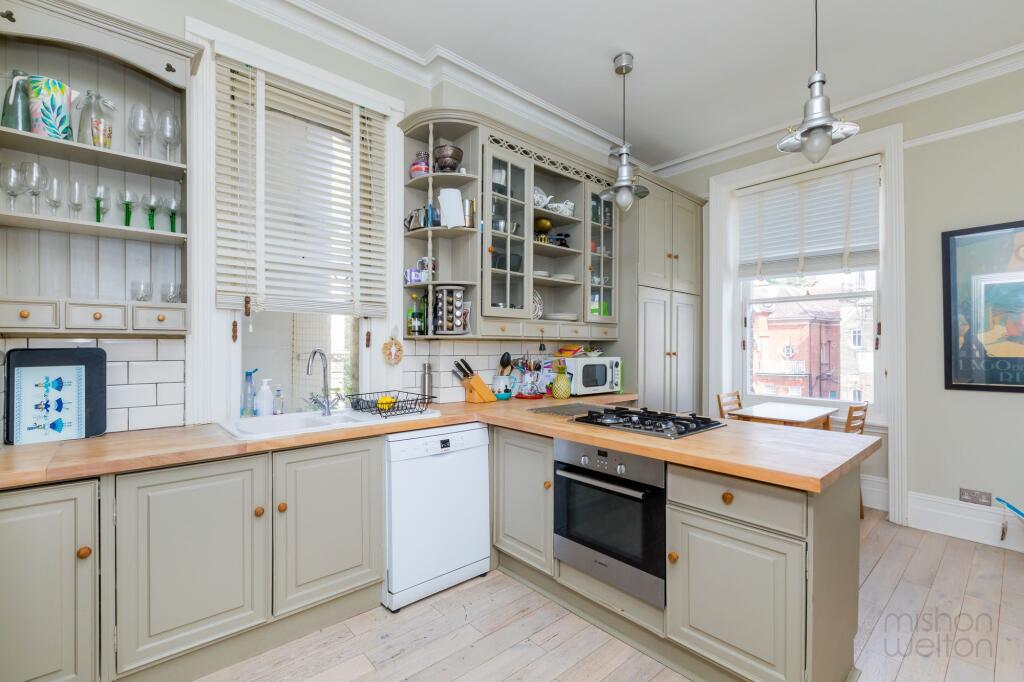 Apartment in Brighton - View 4