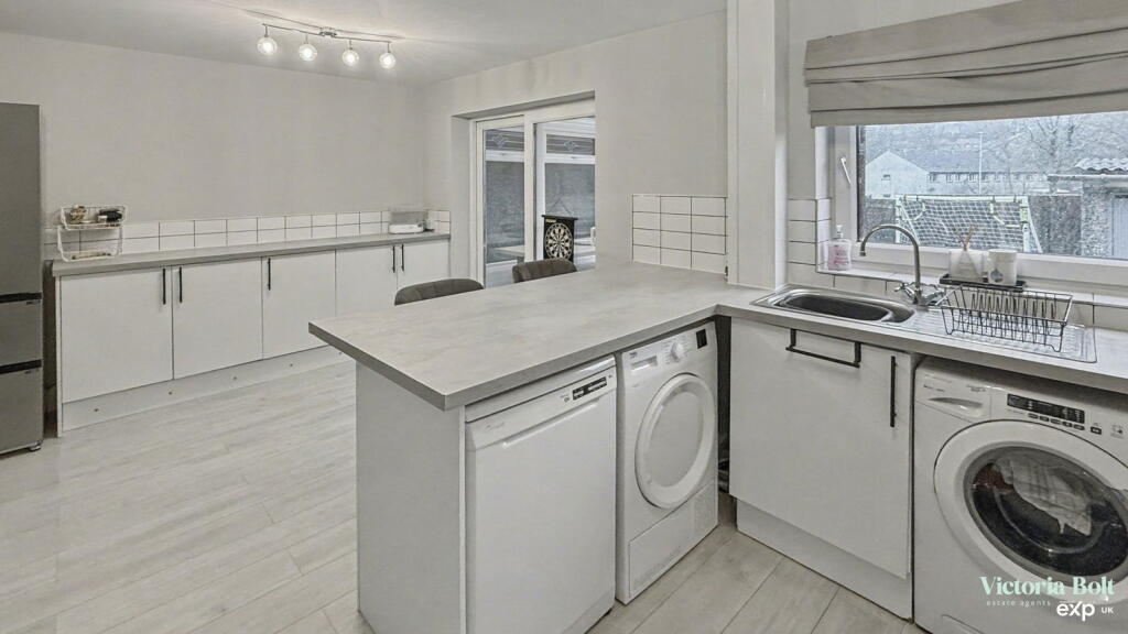 Cardiff Close, Plympton photo 4