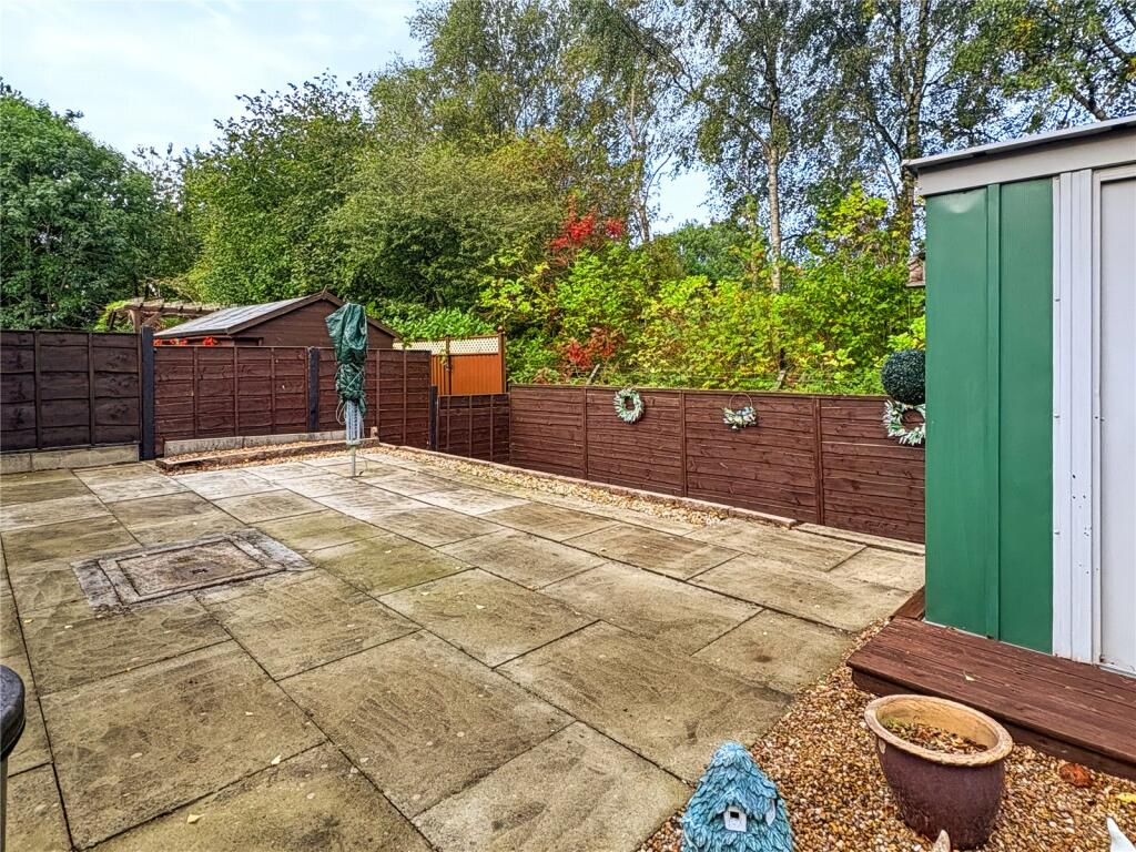 House in Oldham, Greater Manchester - View 5
