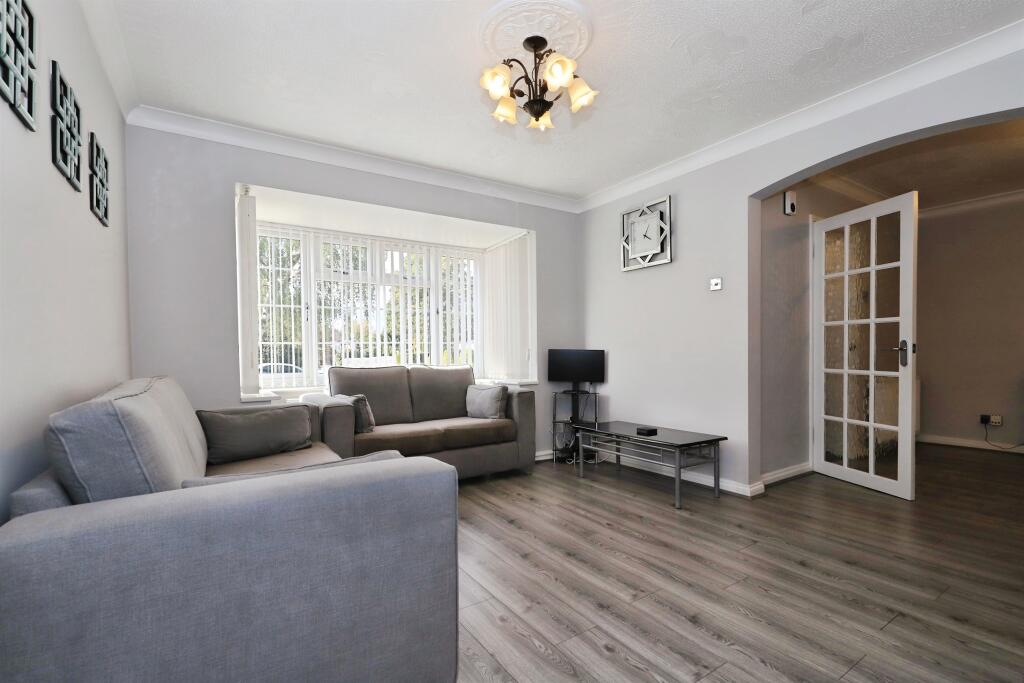House in Wolverhampton, Tettenhall - View 4