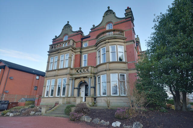 Main image of property: 35 Scarisbrick New Road, Southport, Southport, Merseyside, PR8