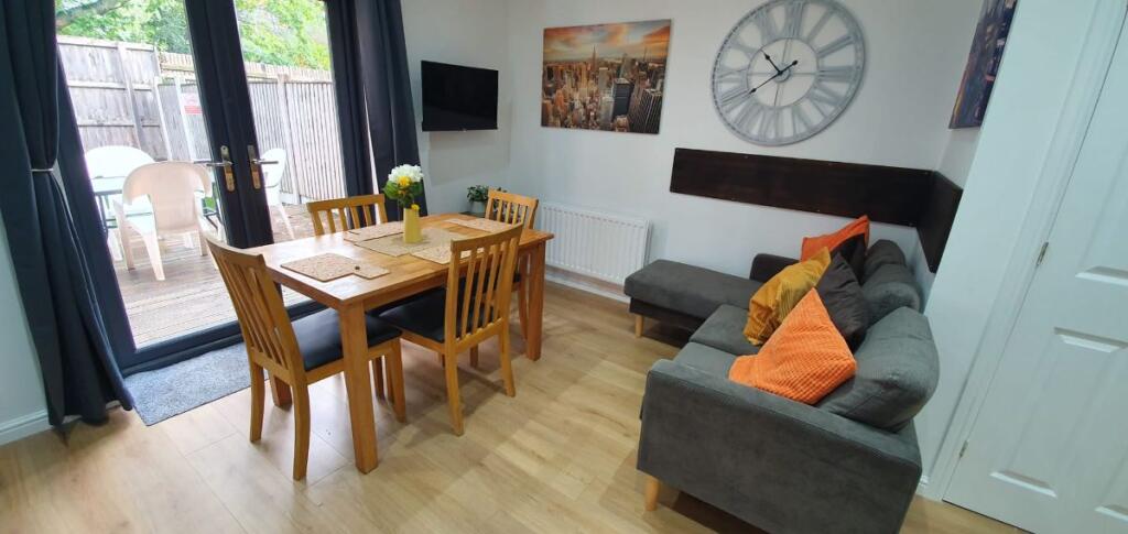 House in Nottingham - View 4