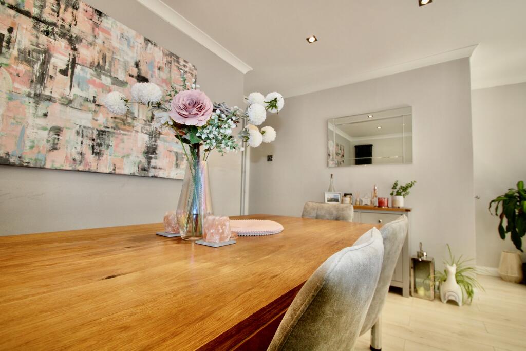 House in Croydon - View 4