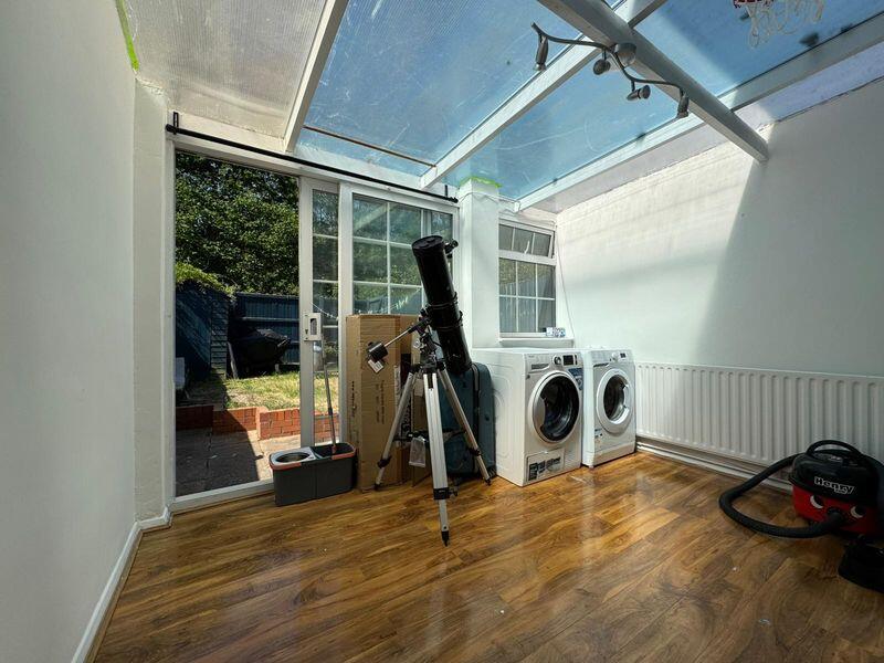House in Luton - View 4