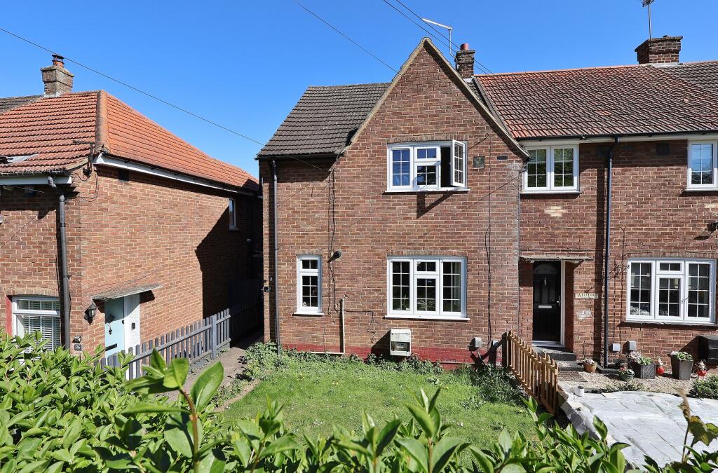 Main image of property: Hall Mead, Letchworth
