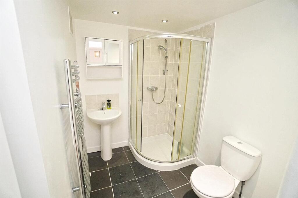 Apartment in Glasgow, South Lanarkshire - More