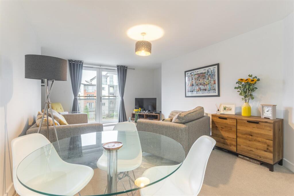 Apartment in Newcastle upon Tyne - View 3