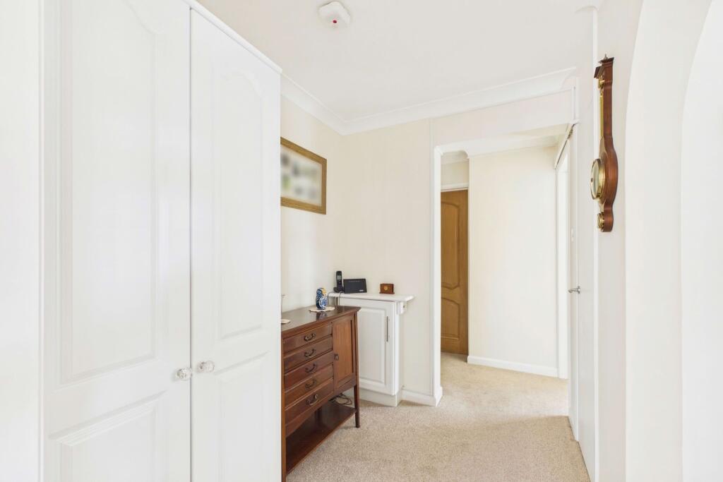 Apartment in Torquay, Wellswood - More