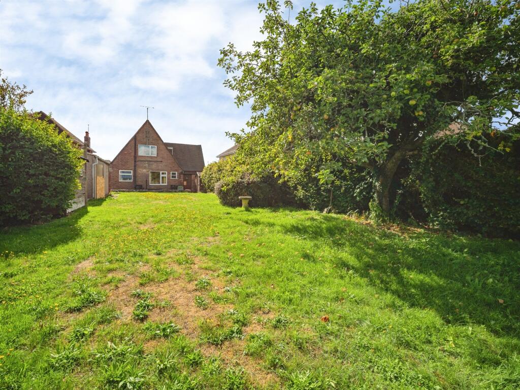 House in Dorchester, Dorset - More