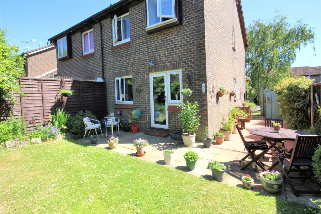 1-bed flat on Willowmead Close, Woking, Surrey, GU21, £240,000