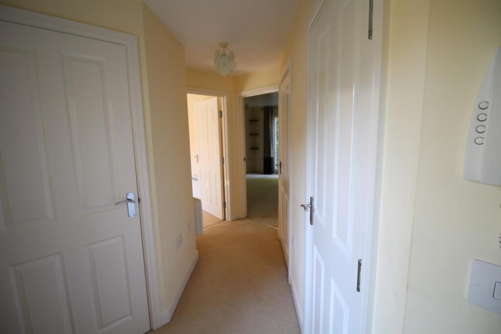 Apartment in Swindon - View 5