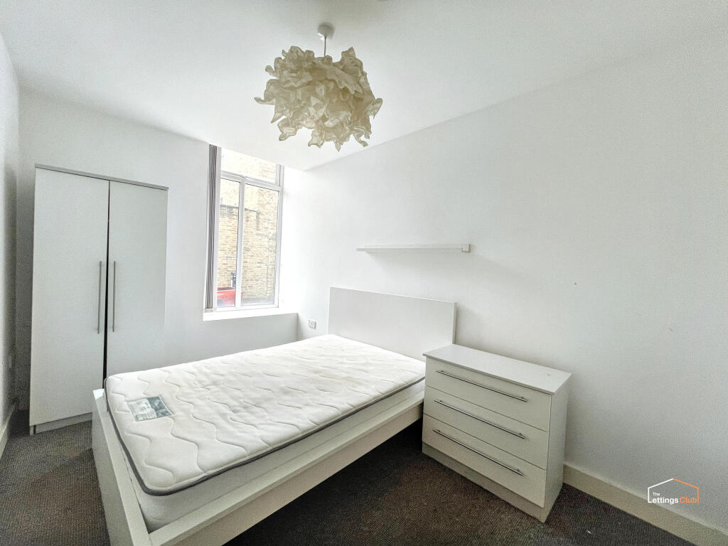 Apartment in Calderdale, West Yorkshire - More