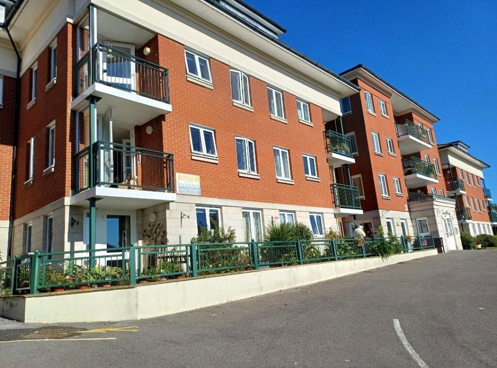 1-bed apartment on Peelers Court, St Andrews Road, Bridport, Dorset, DT6, £130,000