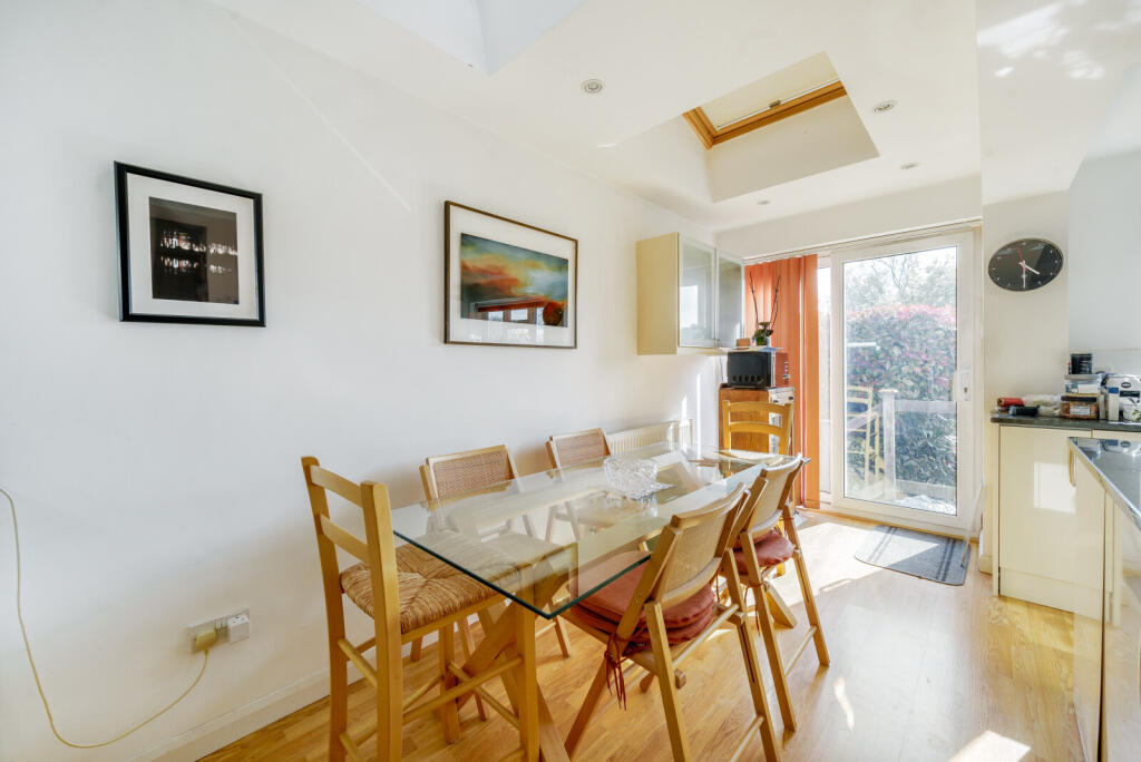 House in Cobham, Stoke D'Abernon - More