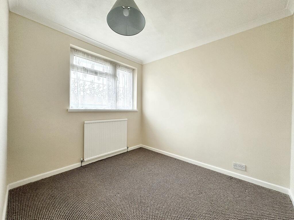 Manor Road, Holbury, SO45 photo 4