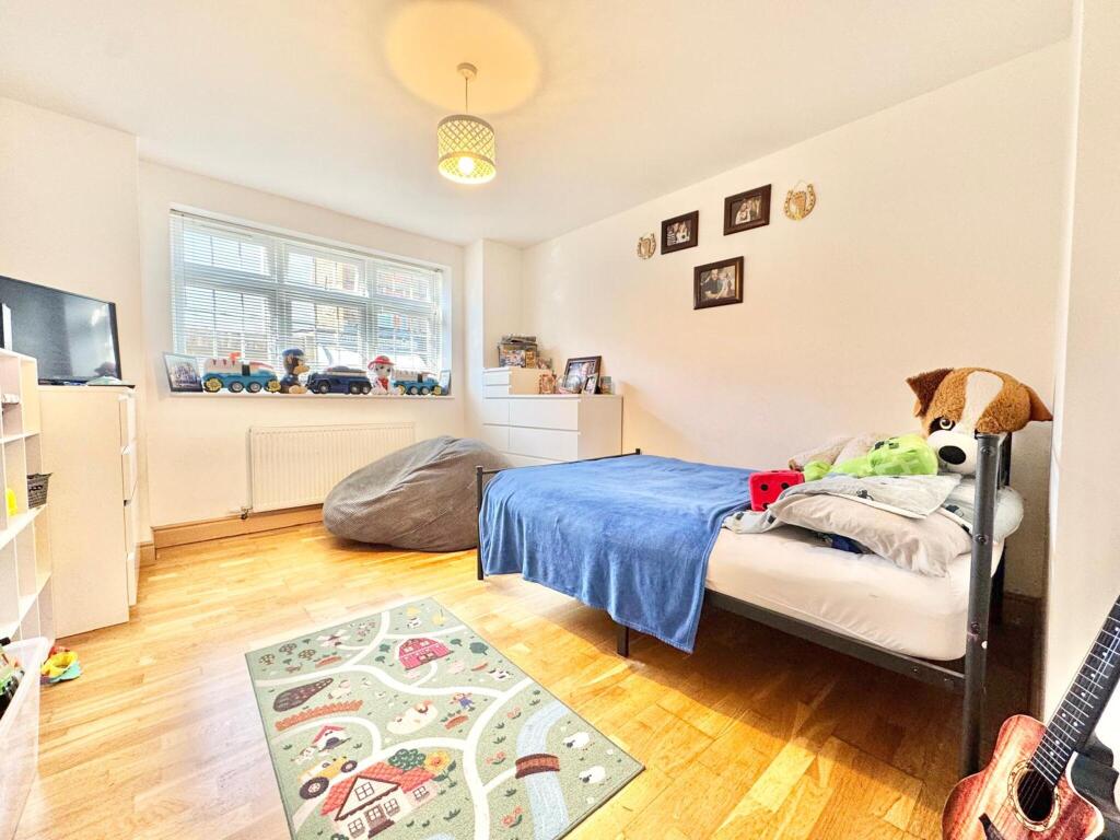 Apartment in London - More