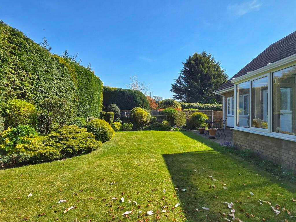Moores Close, Maulden, Bedfordshire, MK45 photo 2