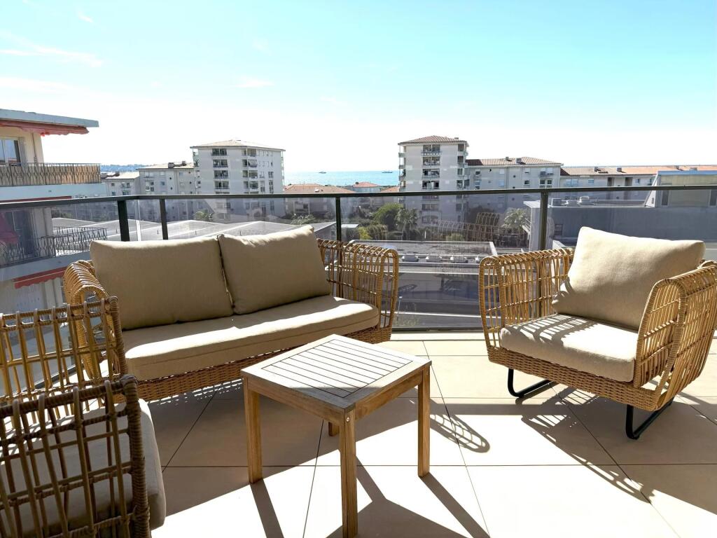 Main image of property: Provence-Alps-Cote d`Azur, Alpes-Maritimes, Antibes