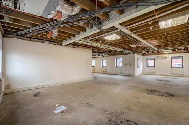 Apartment in Slough - More