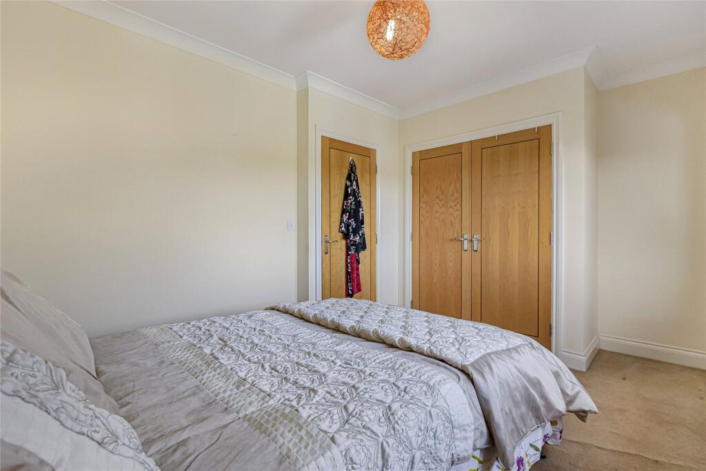 House in Hoo St Werburgh, Chattenden - More