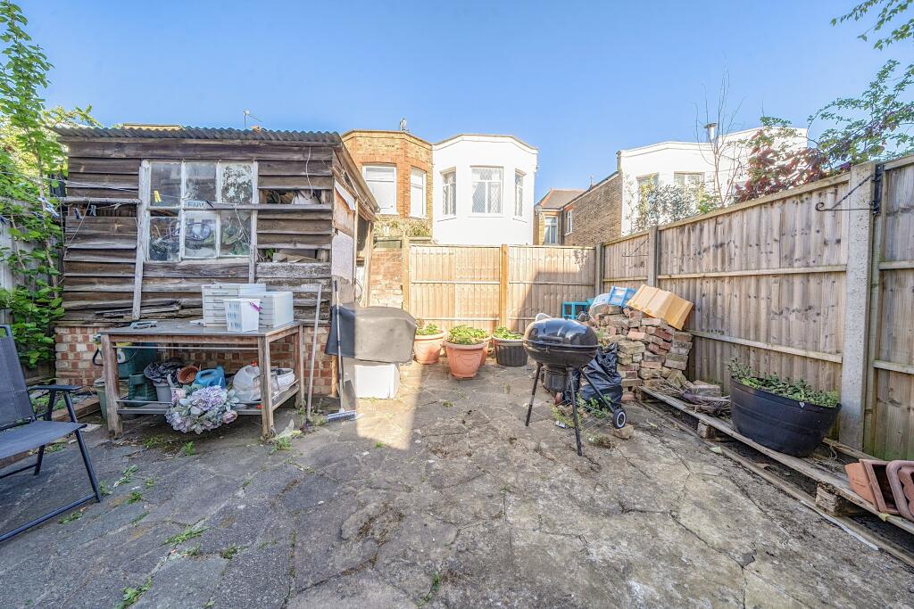 House in London - View 5