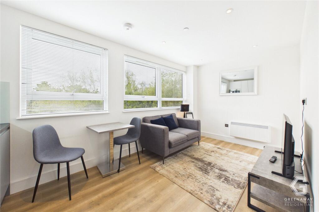 Apartment in Redhill - More